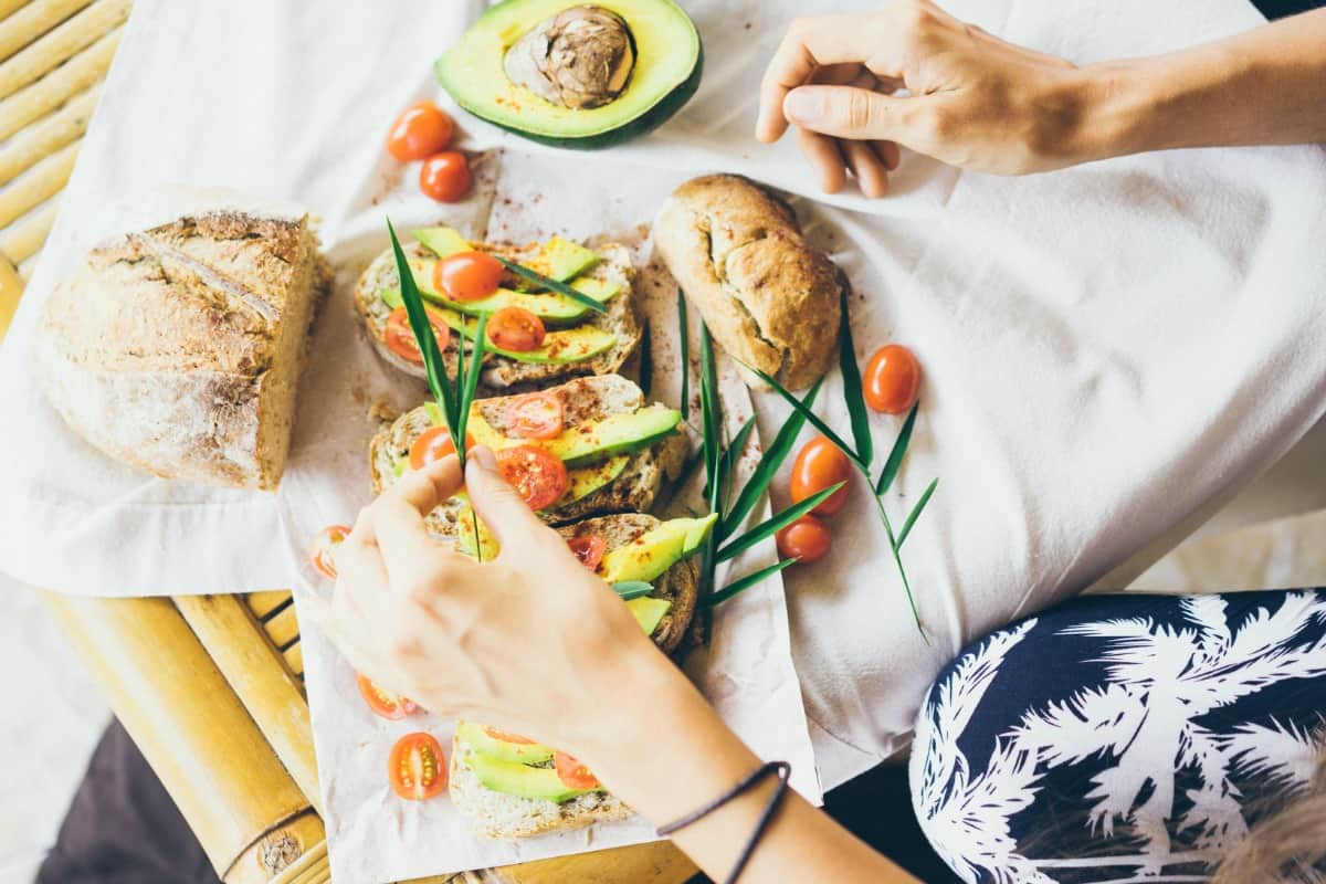 healthy sandwich spreads with avocado