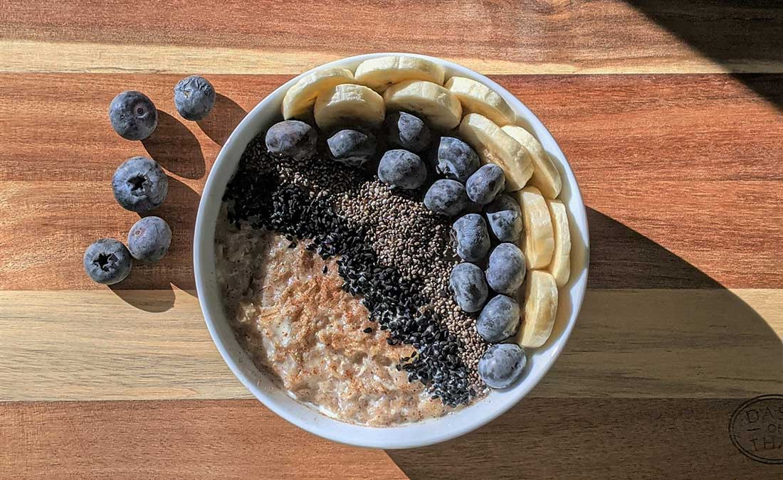 oats with chia seeds blueberries and banana