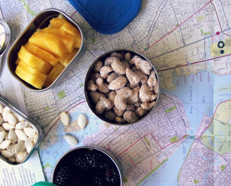 10 Best Airplane and Road Trip Snacks According to Dietitians