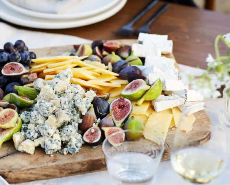 How to Make a DIY Cheese Board in 3 Easy Steps